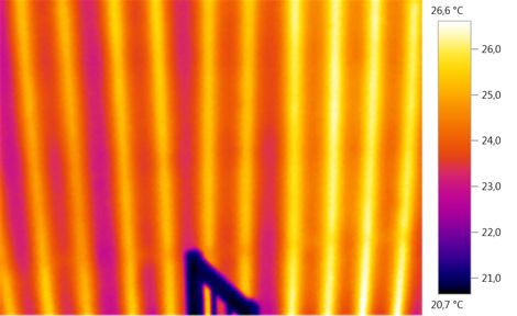 Podtynkowe panele grzewcze systemu FERIS – zdjęcia z kamery termowizyjnej