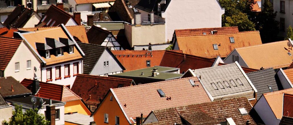 Nowoczesne dachy z naturalnych materiałów